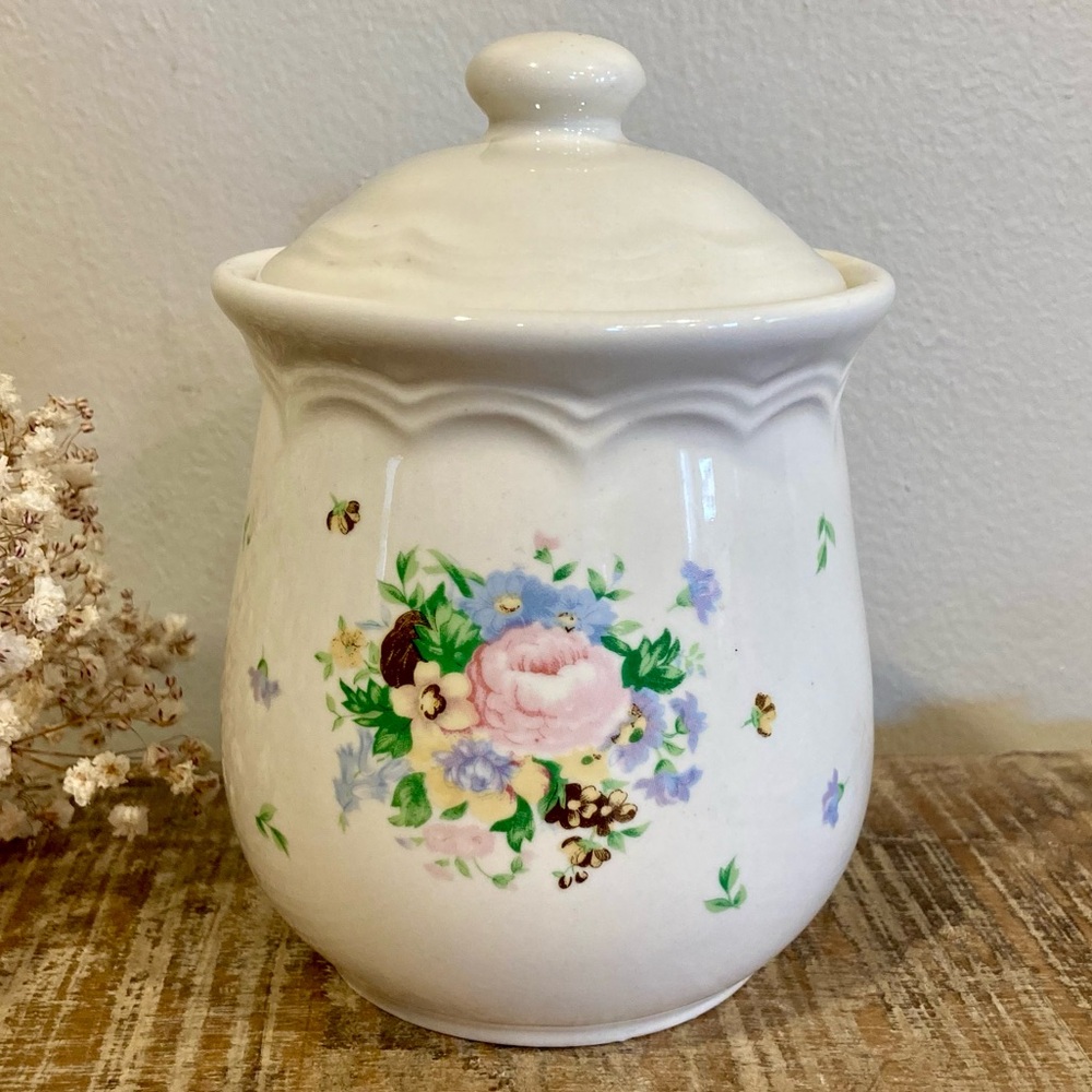 5.5” Tall Vintage Ceramic Canister Floral Container Storage Grandmacore Kitchen